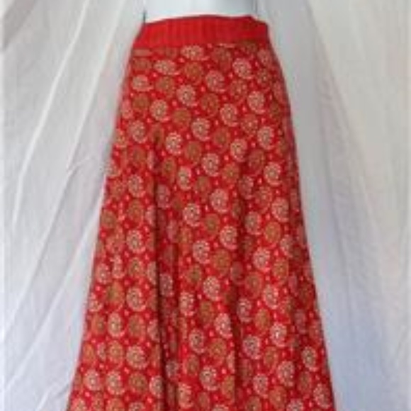 RED AND BEIGE PAISLEY SILK CONVERTIBLE SKIRT - Picture 2 of 4